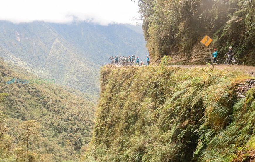 WMDR ‘Death Road’ Mountain Biking Tour Full Day - Travexplora