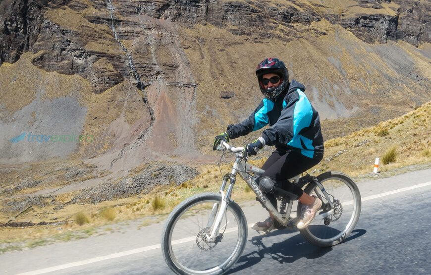 WMDR ‘Death Road’ Mountain Biking Tour Full Day - Travexplora