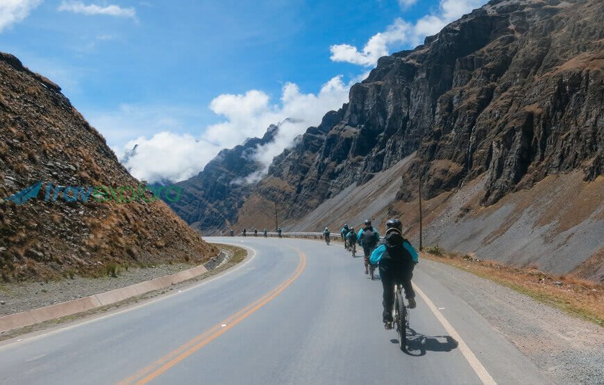 WMDR ‘Death Road’ Mountain Biking Tour Full Day - Travexplora