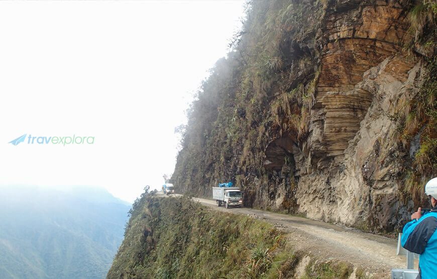 WMDR ‘Death Road’ Mountain Biking Tour Full Day - Travexplora